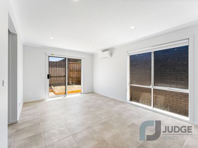 8 Sunnybank Road, Fraser Rise