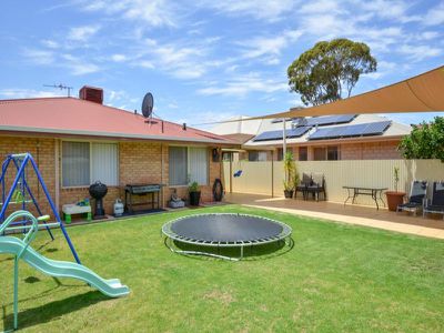 2B Fairlie Way, Broadwood