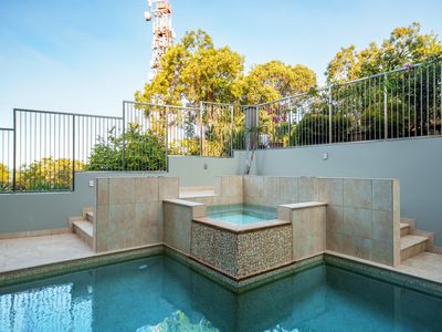1 Stirling Drive, Castle Hill