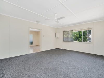 35 Back Street, Biggera Waters