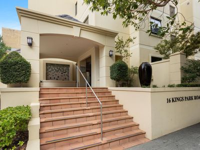 25 / 16 Kings Park Road, West Perth