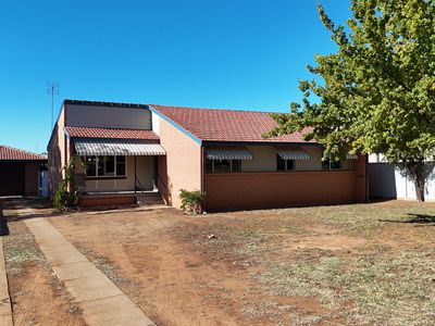 45 Close Street, Parkes