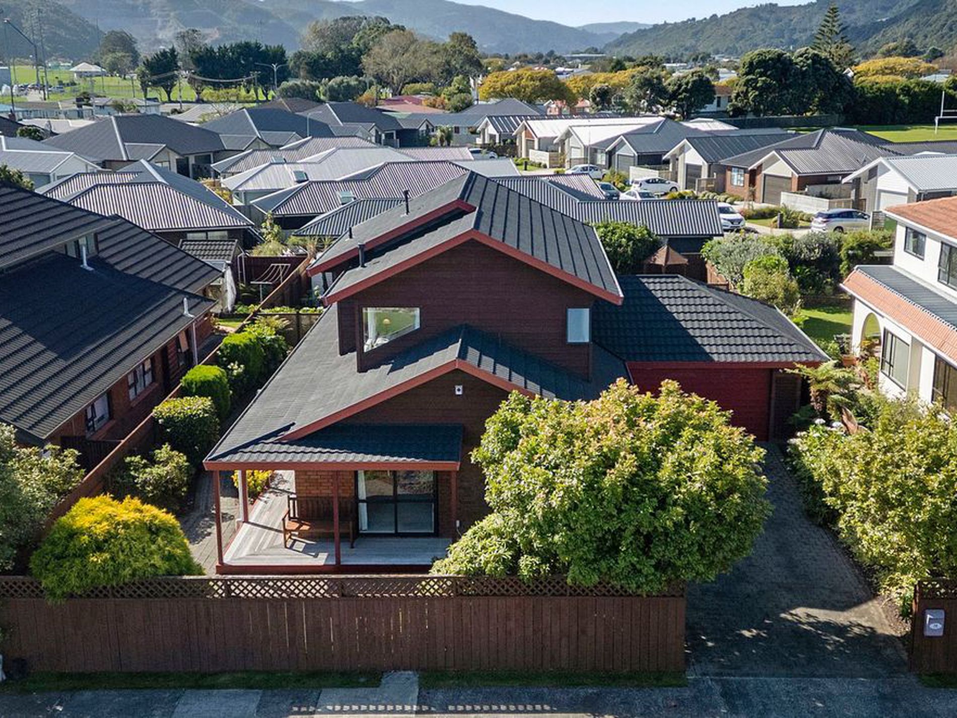 28 De Menech Grove, Avalon