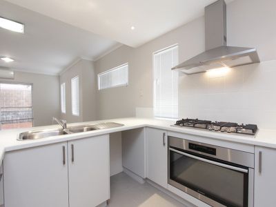 4 / 58 Central Avenue, Redcliffe