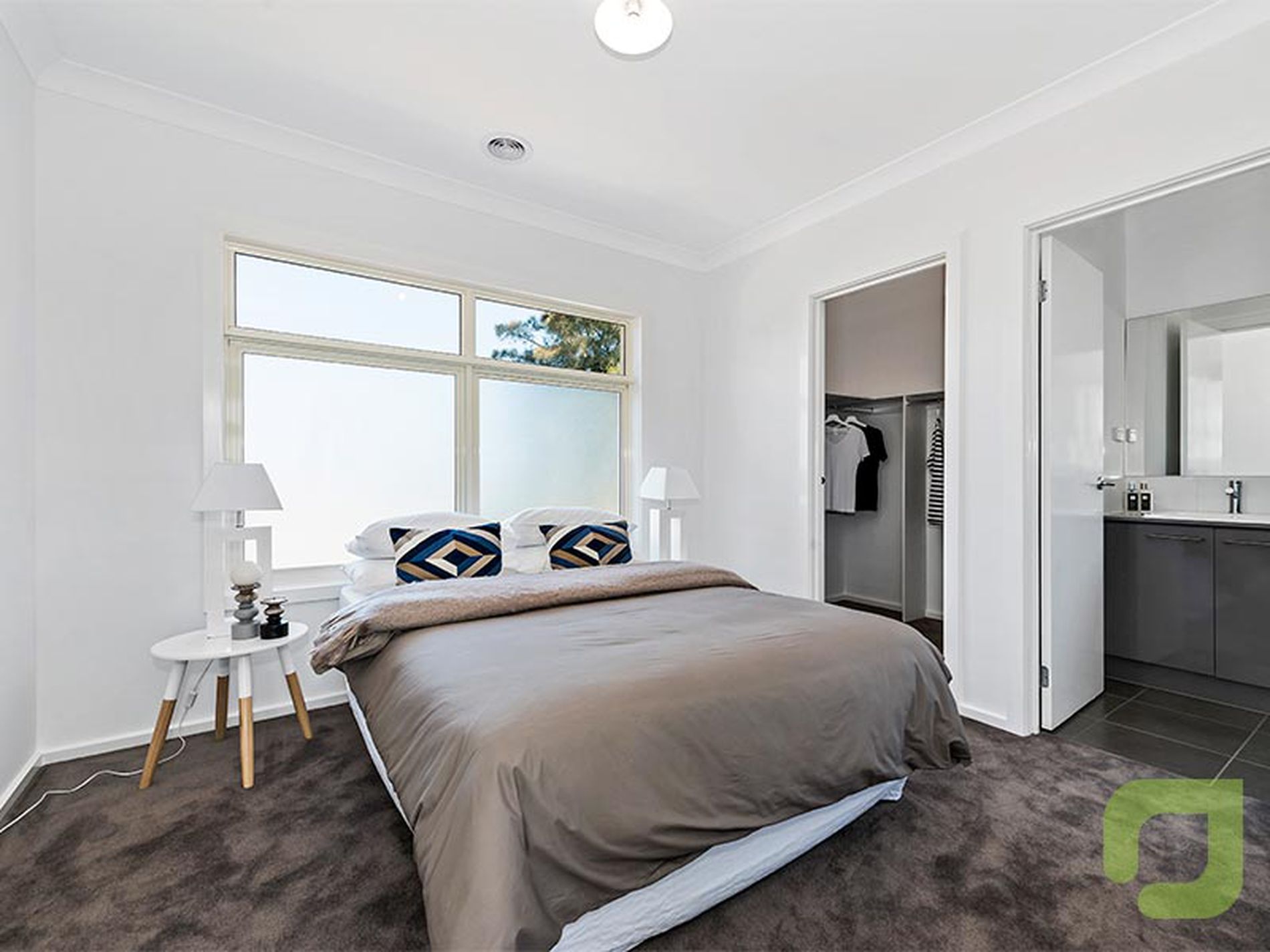 2 / 31 Fifth Avenue, Altona North