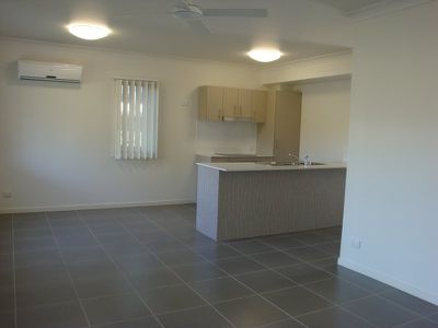 09 / 2 BEEZLEY ST, Glen Eden