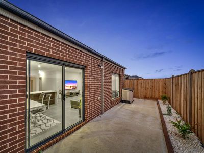 27 Cortajalla Avenue, Clyde North