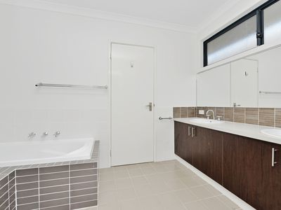 1 / 179 Leake Street, Belmont