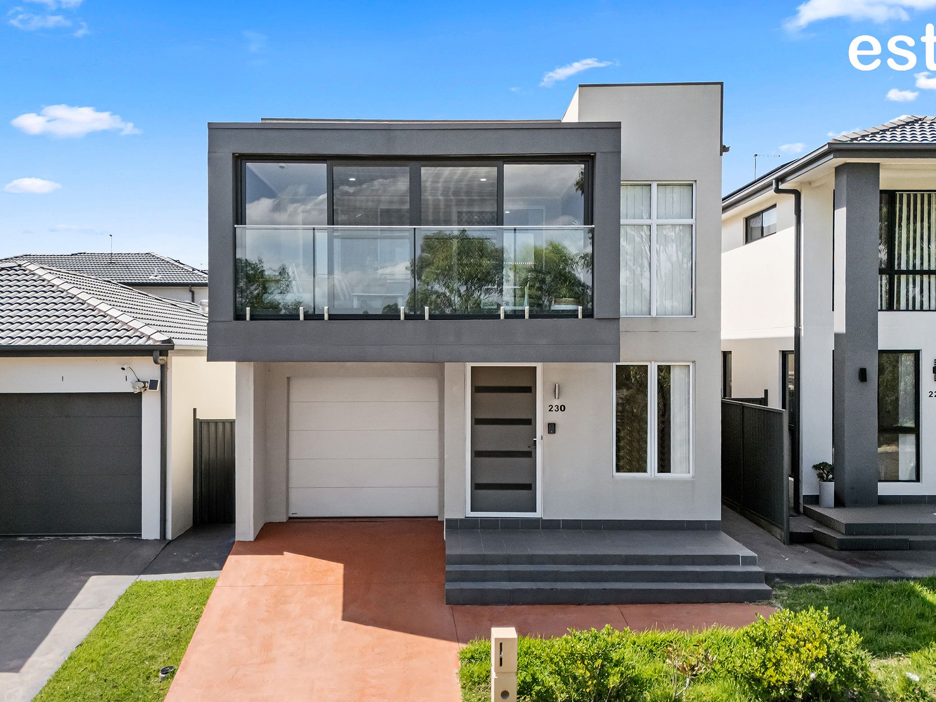 230 Greenview Parade, The Ponds