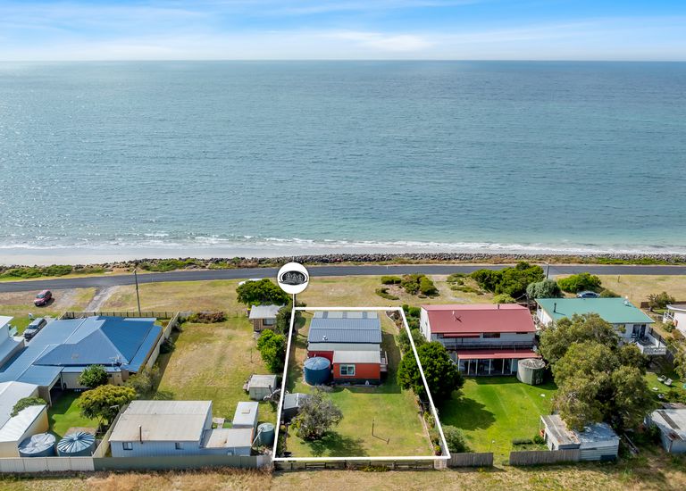 17 Beach Road, Portland