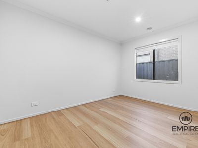 6 Heart Loop, Clyde North