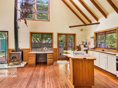 417 Davis Road, Jiggi