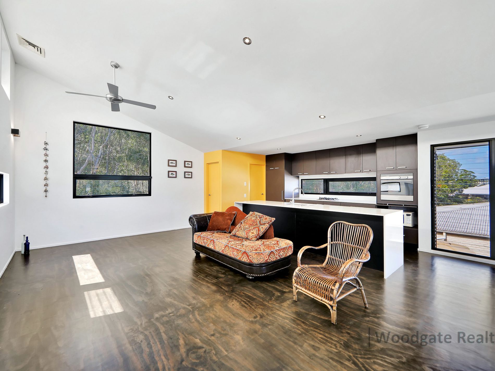 6 WHALE COURT, Woodgate