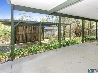 32 Scullys Lane, Heathcote