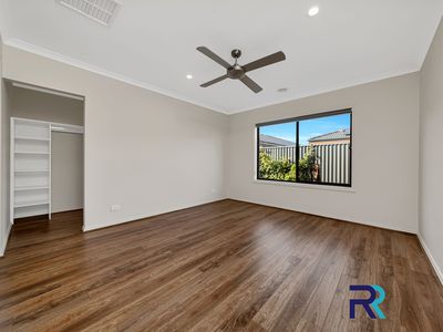 9 Larneuk Drive, Cobblebank