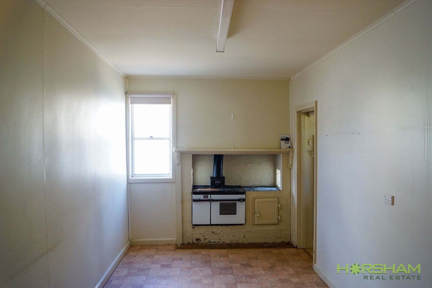 12 Railway Avenue, Horsham