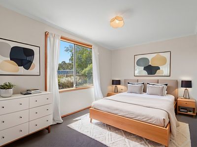 2 Cray Point Parade, Eggs And Bacon Bay