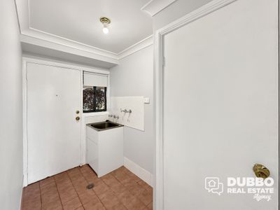 28 John Glenn Place, Dubbo