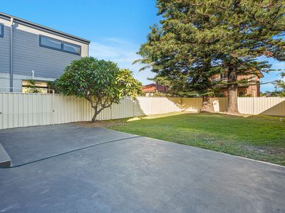 2 / 57 Reddall Parade, Lake Illawarra