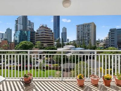 4E / 2 RIVERVIEW PARADE, Surfers Paradise