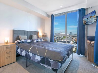 702 / 95 Linton Street, Kangaroo Point