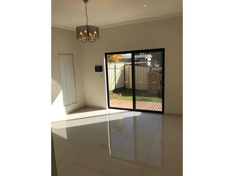 111A Hill Road, Lurnea
