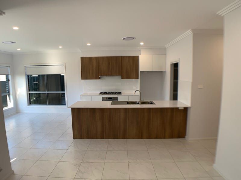 13B Golden Wattle Avenue, Gregory Hills