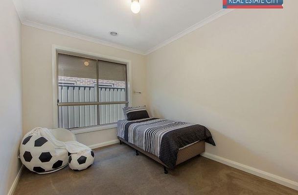 34 Centennial Park Drive, Craigieburn