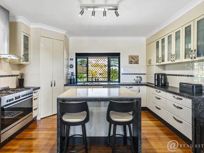 9 Priors Pocket Road, Pacific Heights