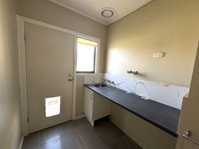 1 / 77 Greensborough Road, Macleod
