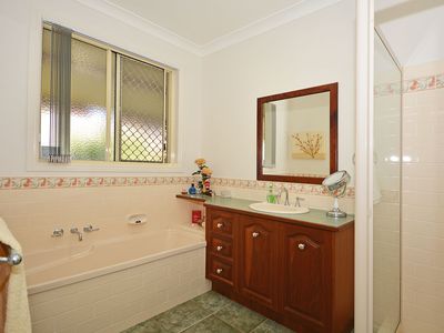 8 Lakeside Court, Torquay