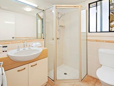 10 / 12 Golden Orchid Drive, Airlie Beach