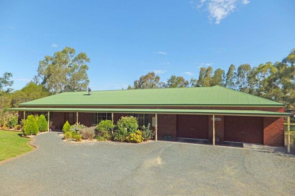 100 The Avenue , Kyabram