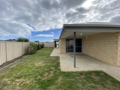 22 Geographe Bay Pass, Secret Harbour