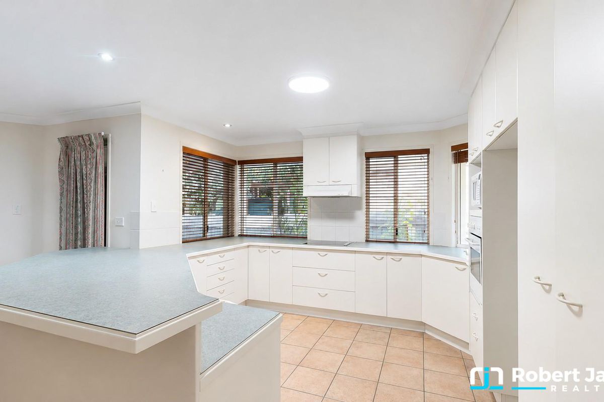 23 Golf Course Drive, Tewantin