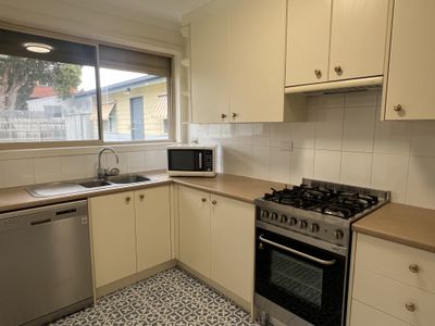 10 Ernest Street, Bayswater