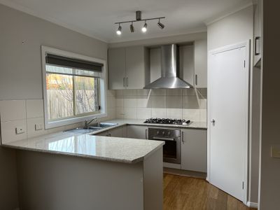 16 Grassland Grove, Leopold