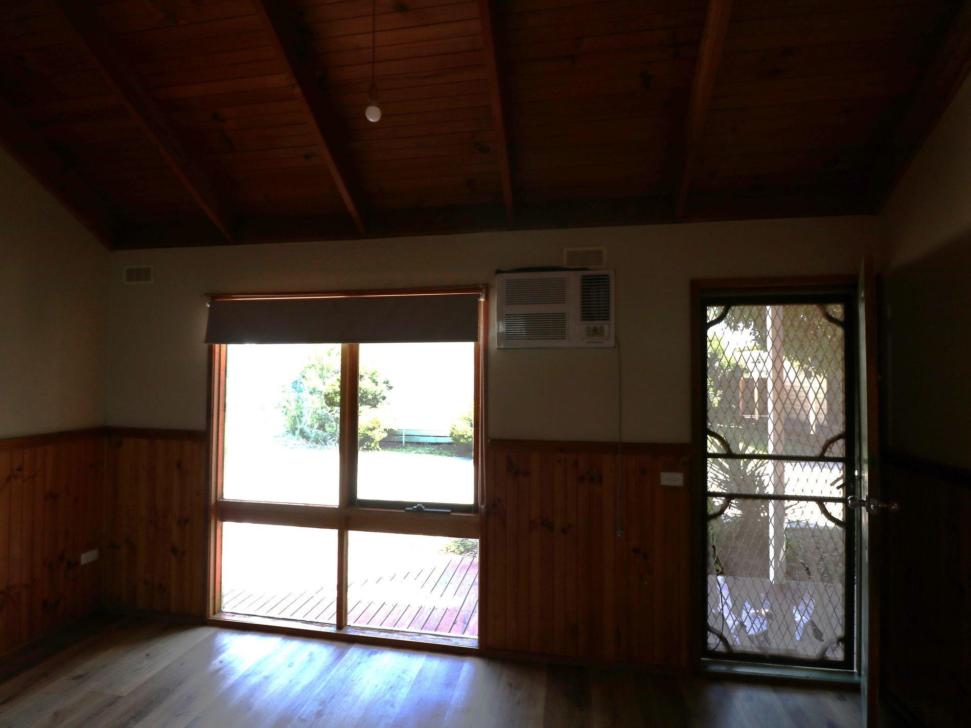 10 2- 6 Albert Street, Seymour