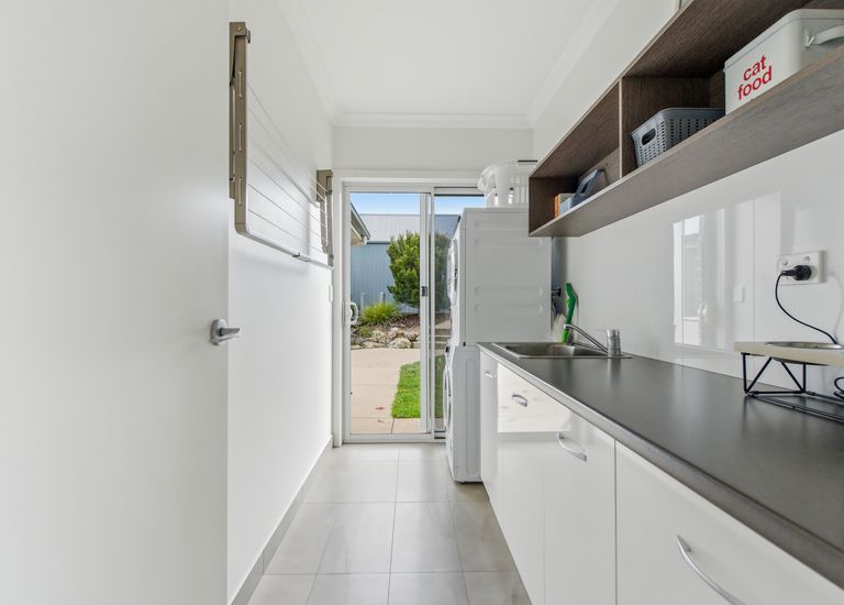 18 Atlantis Avenue, Portland