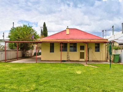 1075 Bardia Street, North Albury