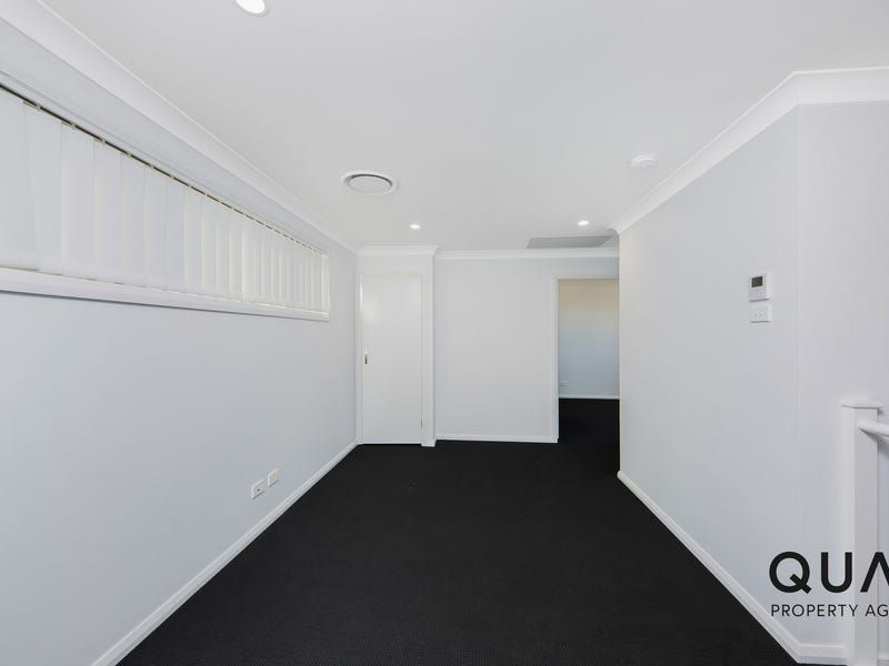 225 Village Circuit, Gregory Hills
