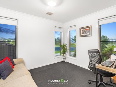 32 Riverside Drive, Cranbourne West