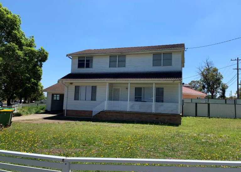 11 Mckevitte Ave, East Hills