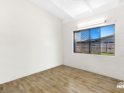 60 Hollywood Boulevard, White Rock