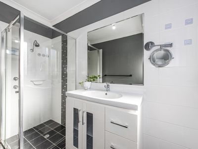 32 Jubilee Drive, Waikiki