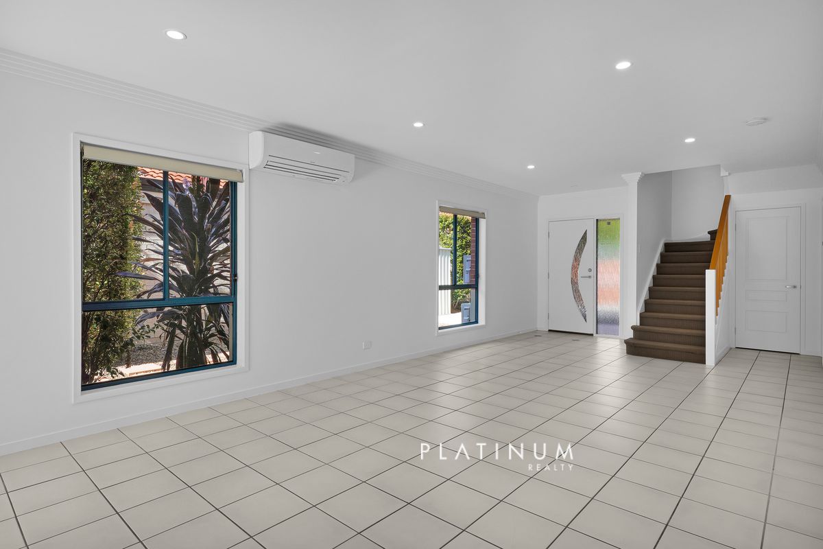 80 Olympus Drive, Robina