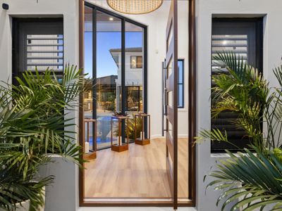 2566 Cressbrook Drive, Hope Island