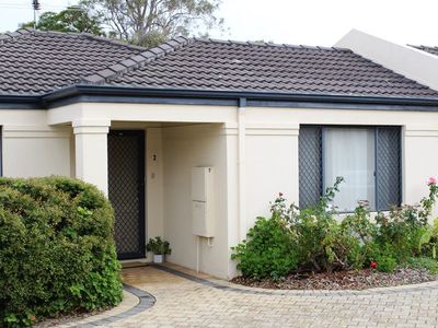 2 / 7 Holder Street, St James