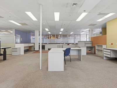 B2 / 75 Newnham Drive, Newnham