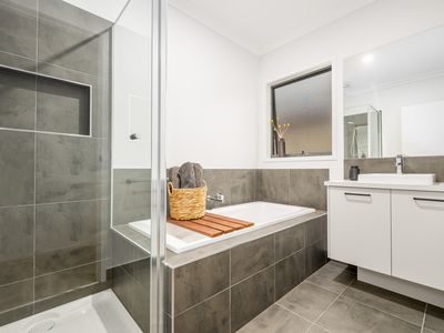 8 Fletcher Avenue, Mooroopna